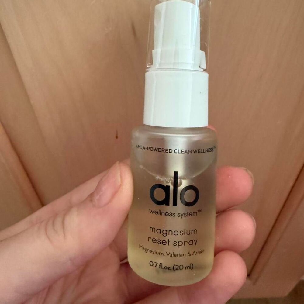 Alo-yoga Tan and Cream Bath-and-body